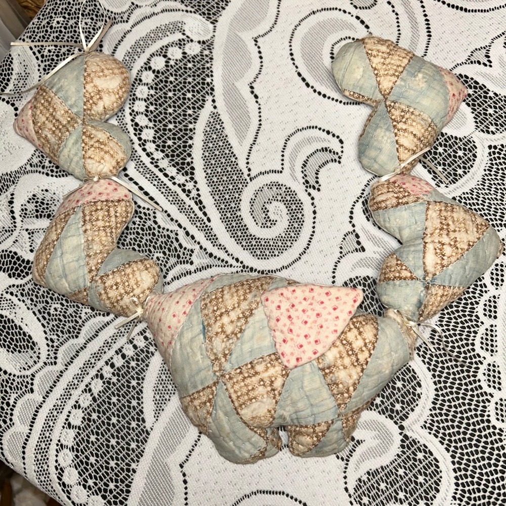 Antique 1880s-90s Quilt Craft Pig and Heart Handmade Garland Cottagecore